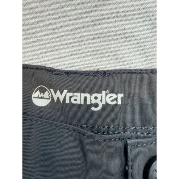 Wrangler Mens Cargo Shorts Size 44 Gray Lightweight Outdoor Casual Nylon - Picture 2 of 10